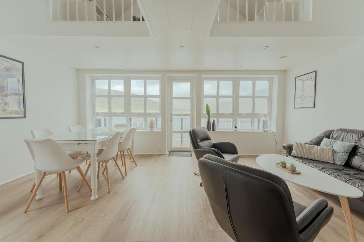 Dahlastova / Stunning Boathouse / Bay View / 3Br Hvalvik 外观 照片
